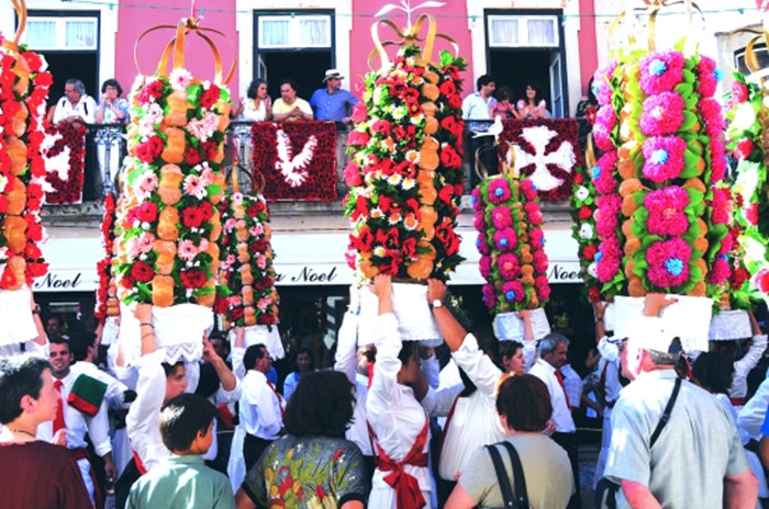 葡萄牙花篮节吸引数十万游客